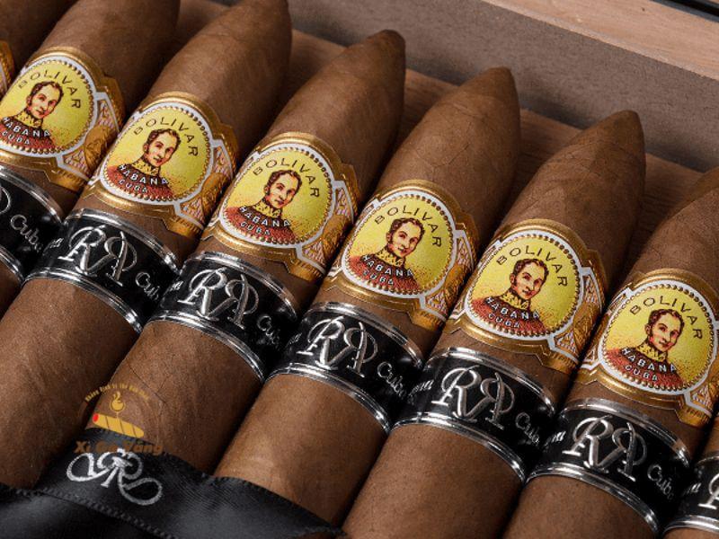 Bolivar Belicosos Finos là một trong những dòng xì gà nổi bật nhất của thương hiệu Bolivar.
